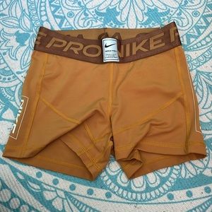 nike pro 3in shorts
